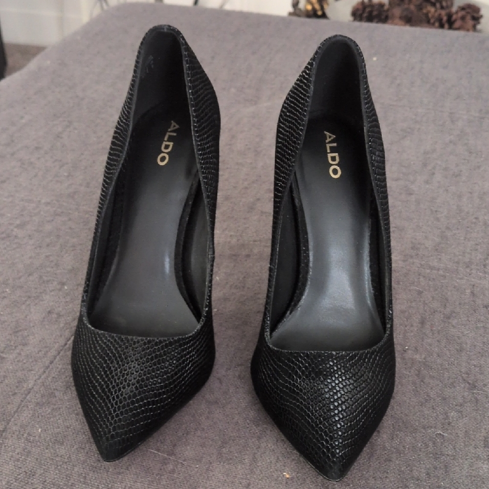 Aldo Black Snakeskin Pattern Heels